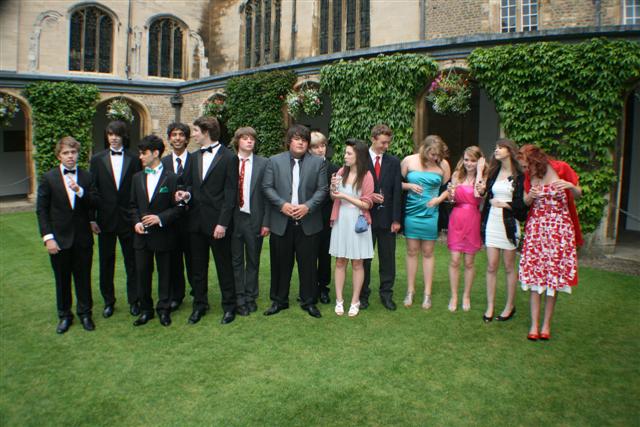 618x404 pixels (70K)